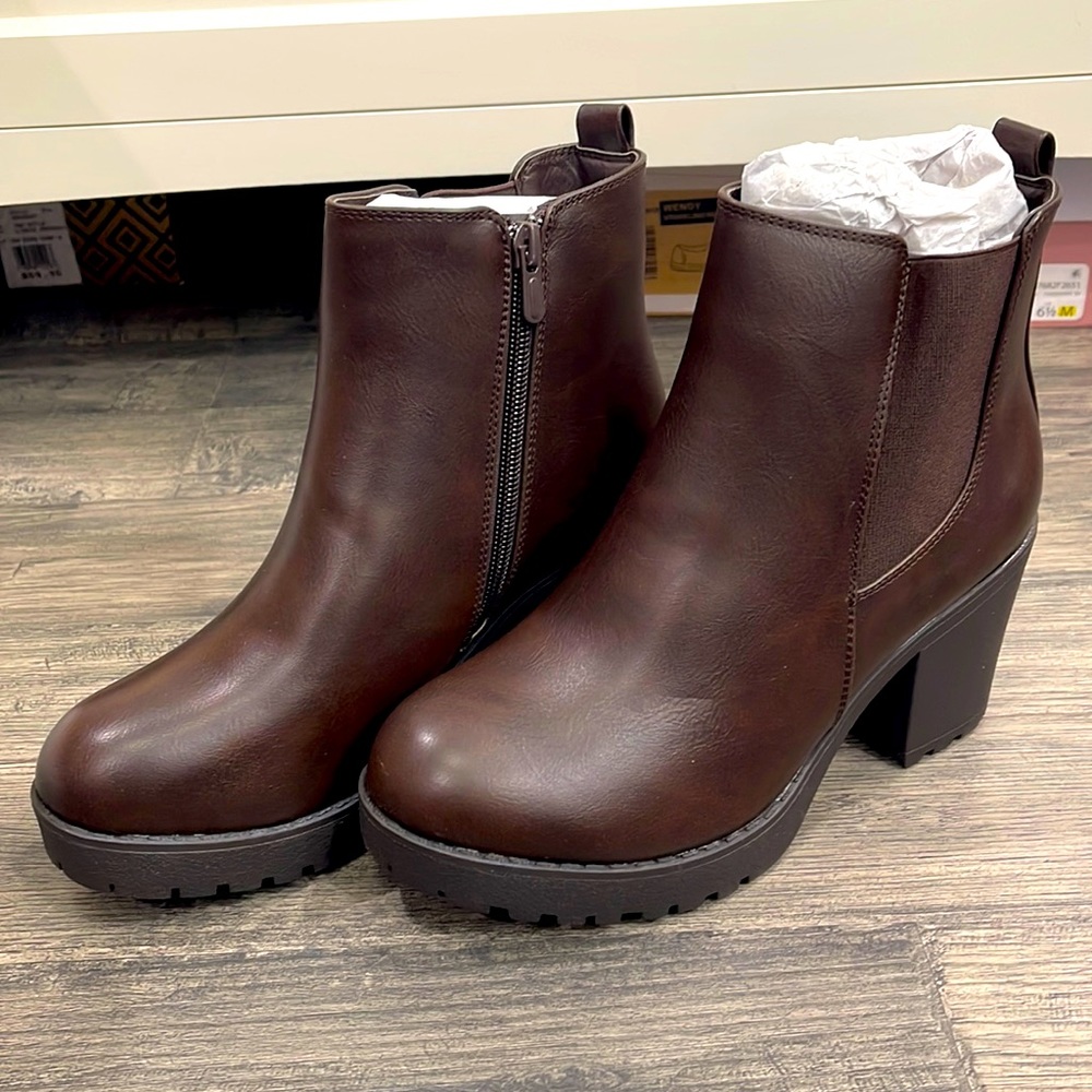 Brand new chunky boots